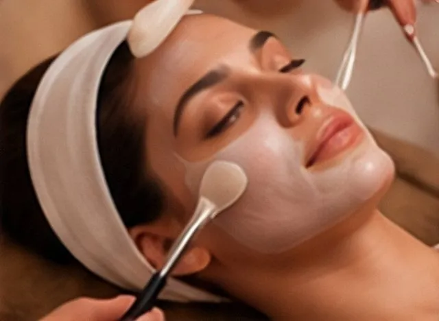 Facial treatment with a clay mask